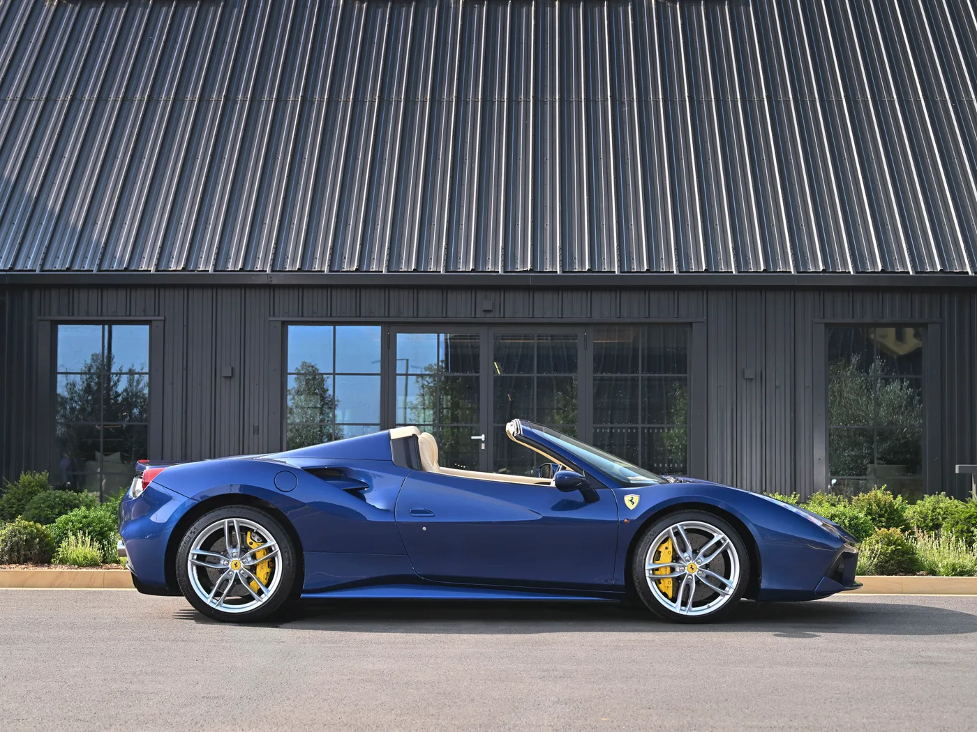 2019 Ferrari 488 Spider angeboten von einem Fachhändler in Hook Norton, Vereinigtes Königreich, Foto 10 von 15