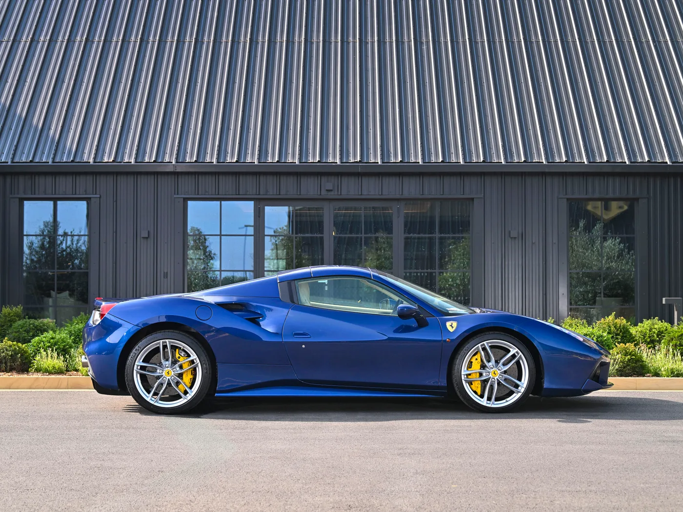 2019 Ferrari 488 Spider angeboten von einem Fachhändler in Hook Norton, Vereinigtes Königreich, Foto 11 von 15