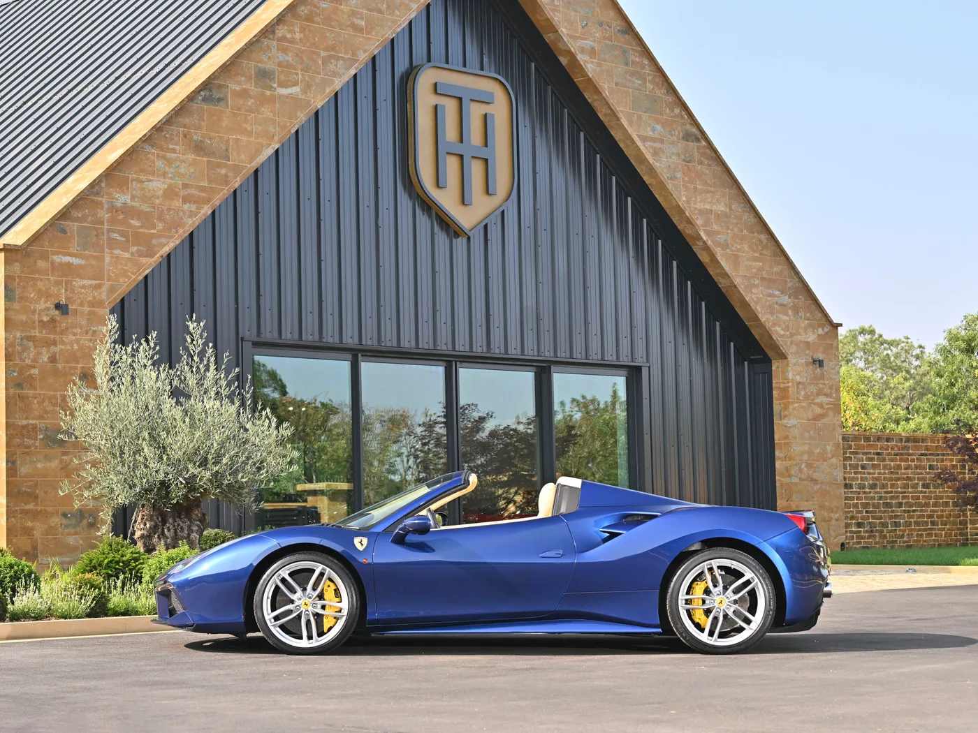 2019 Ferrari 488 Spider angeboten von einem Fachhändler in Hook Norton, Vereinigtes Königreich, Foto 13 von 15