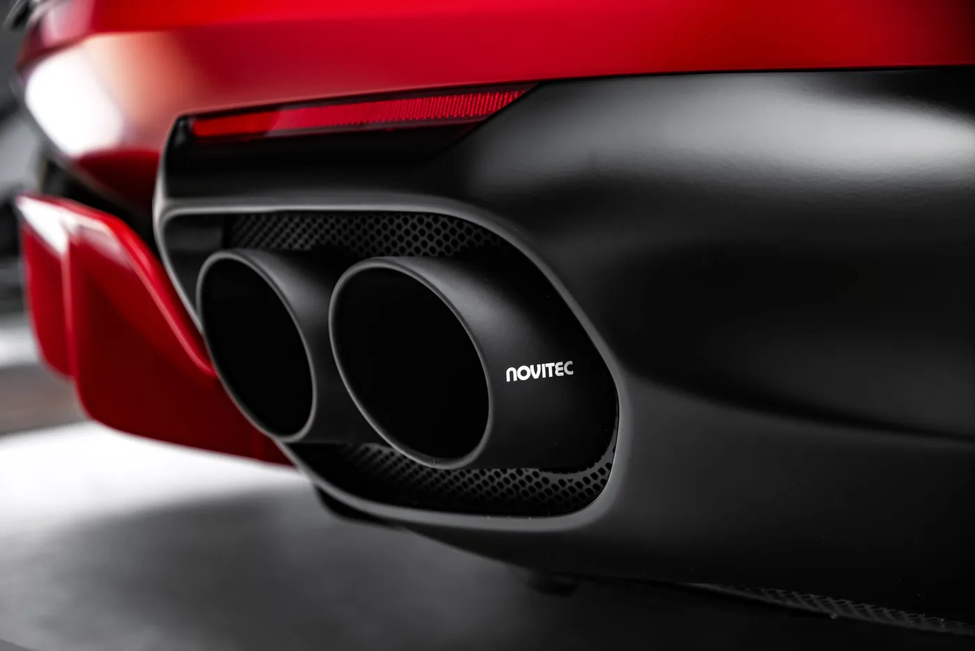 2019 Ferrari 812 Superfast offered by a specialist dealer in Ostrava, Czechia, photo 11 of 25