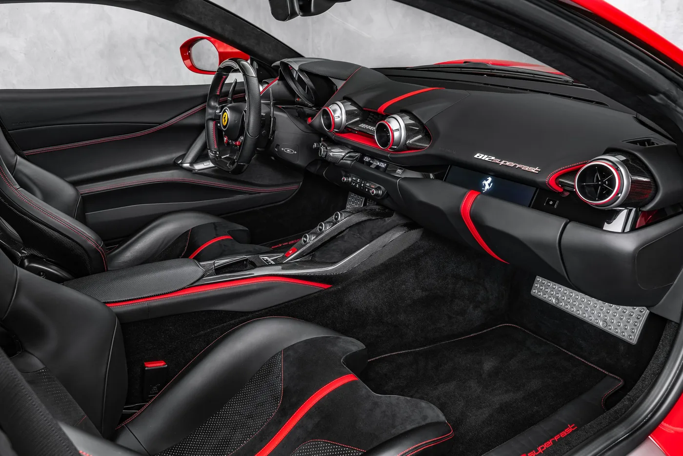 2019 Ferrari 812 Superfast offered by a specialist dealer in Ostrava, Czechia, photo 15 of 25