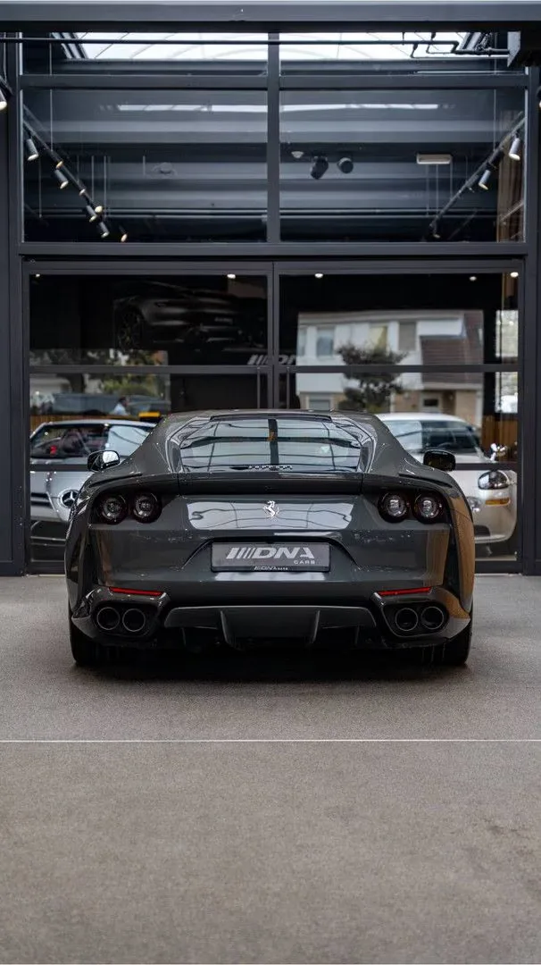 2019 Ferrari 812 Superfast, 28/30