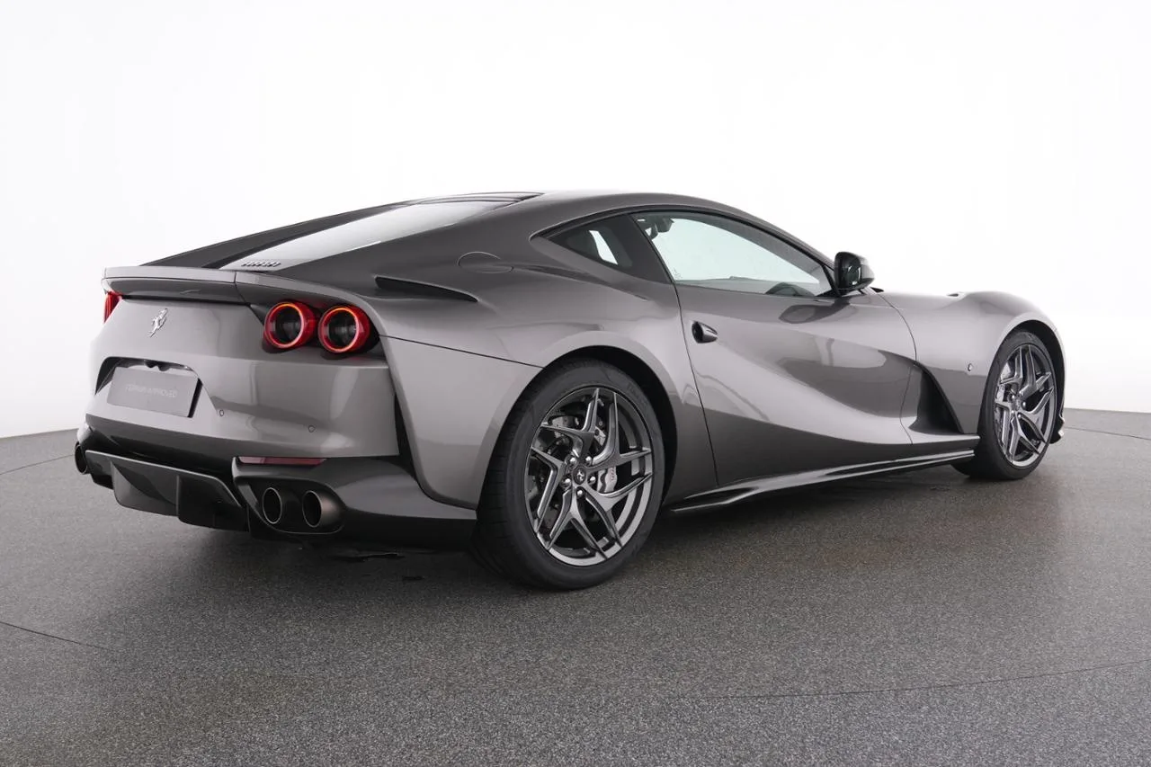 2019 Ferrari 812 Superfast angeboten von einem Fachhändler in Meerbusch, Deutschland, Foto 3 von 6