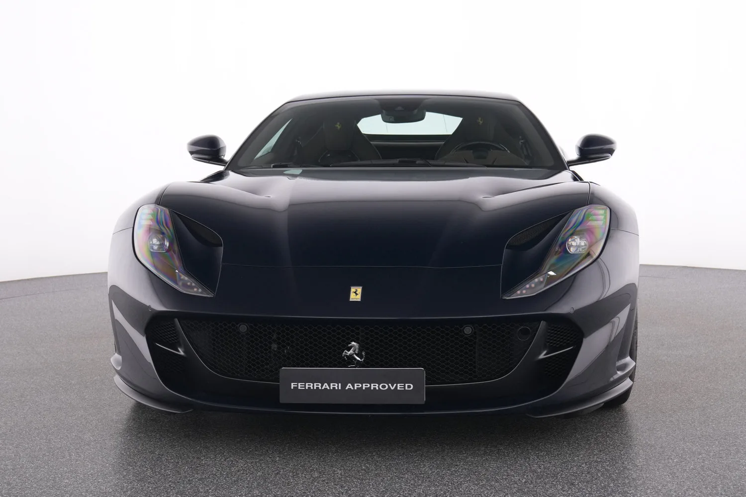 2019 Ferrari 812 Superfast angeboten von einem Fachhändler in Meerbusch, Deutschland, Hauptfoto