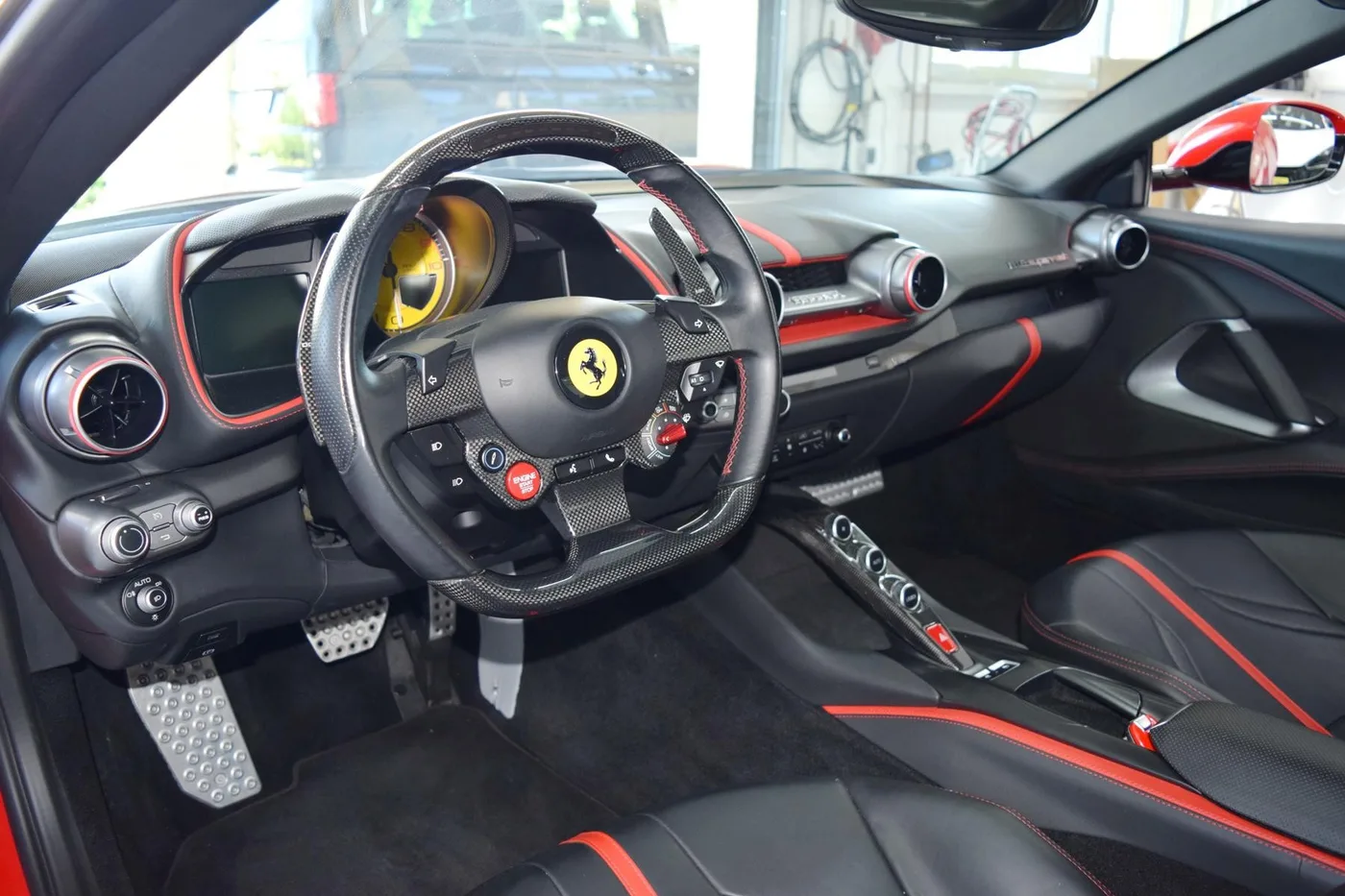 2019 Ferrari 812 Superfast offered by a specialist dealer in Pfaffenhofen an der Ilm, Germany, photo 4 of 15