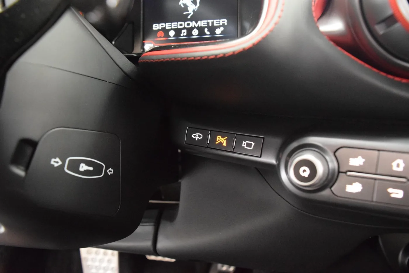 2019 Ferrari 812 Superfast offered by a specialist dealer in Pfaffenhofen an der Ilm, Germany, photo 10 of 15