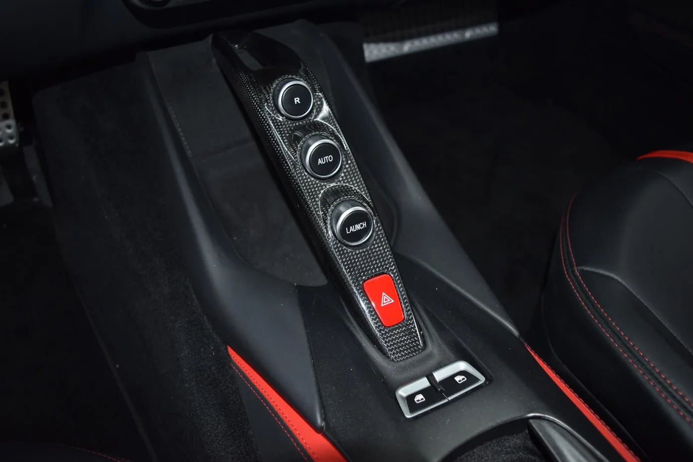 2019 Ferrari 812 Superfast offered by a specialist dealer in Pfaffenhofen an der Ilm, Germany, photo 14 of 15