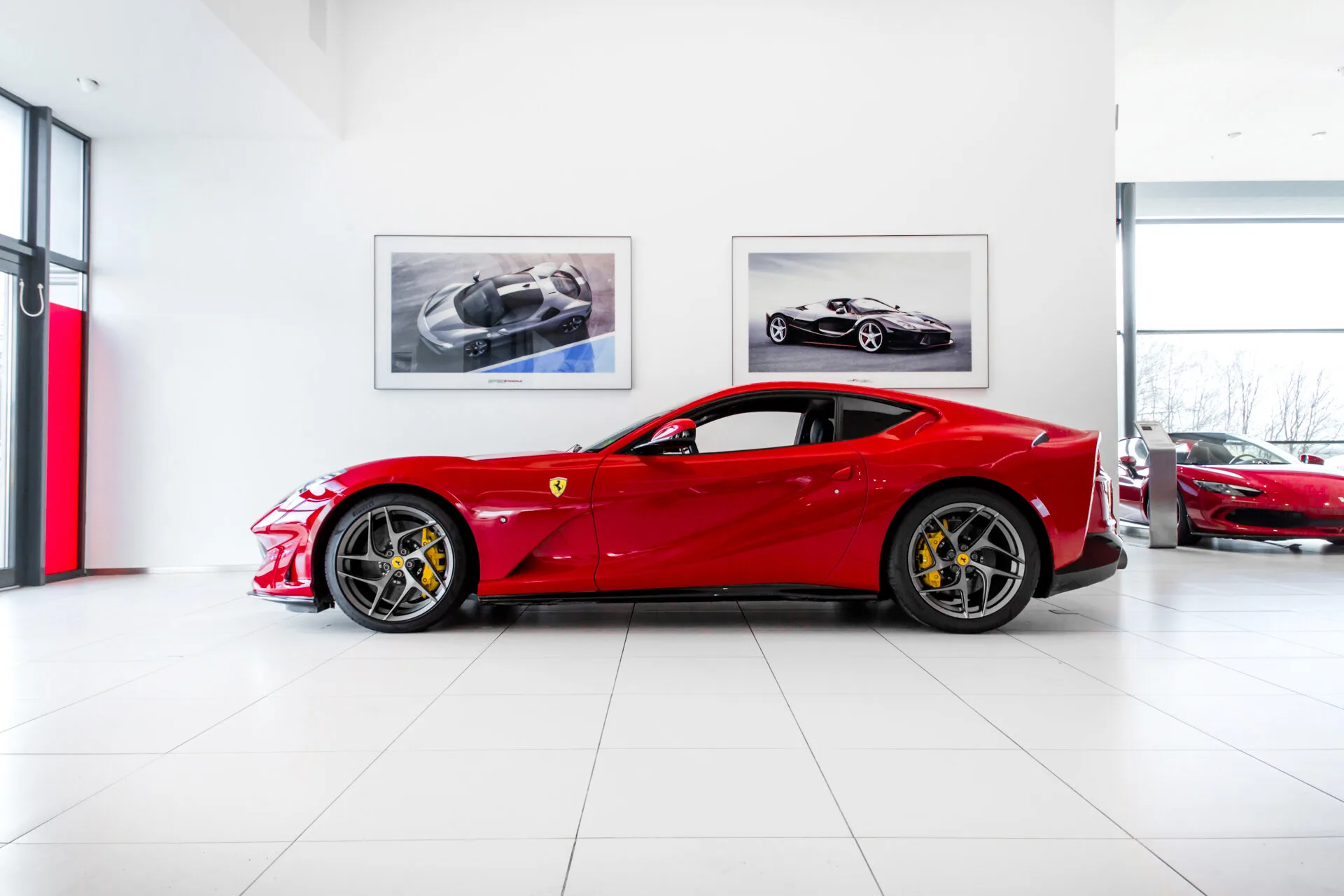 2019 Ferrari 812 Superfast, 2/30