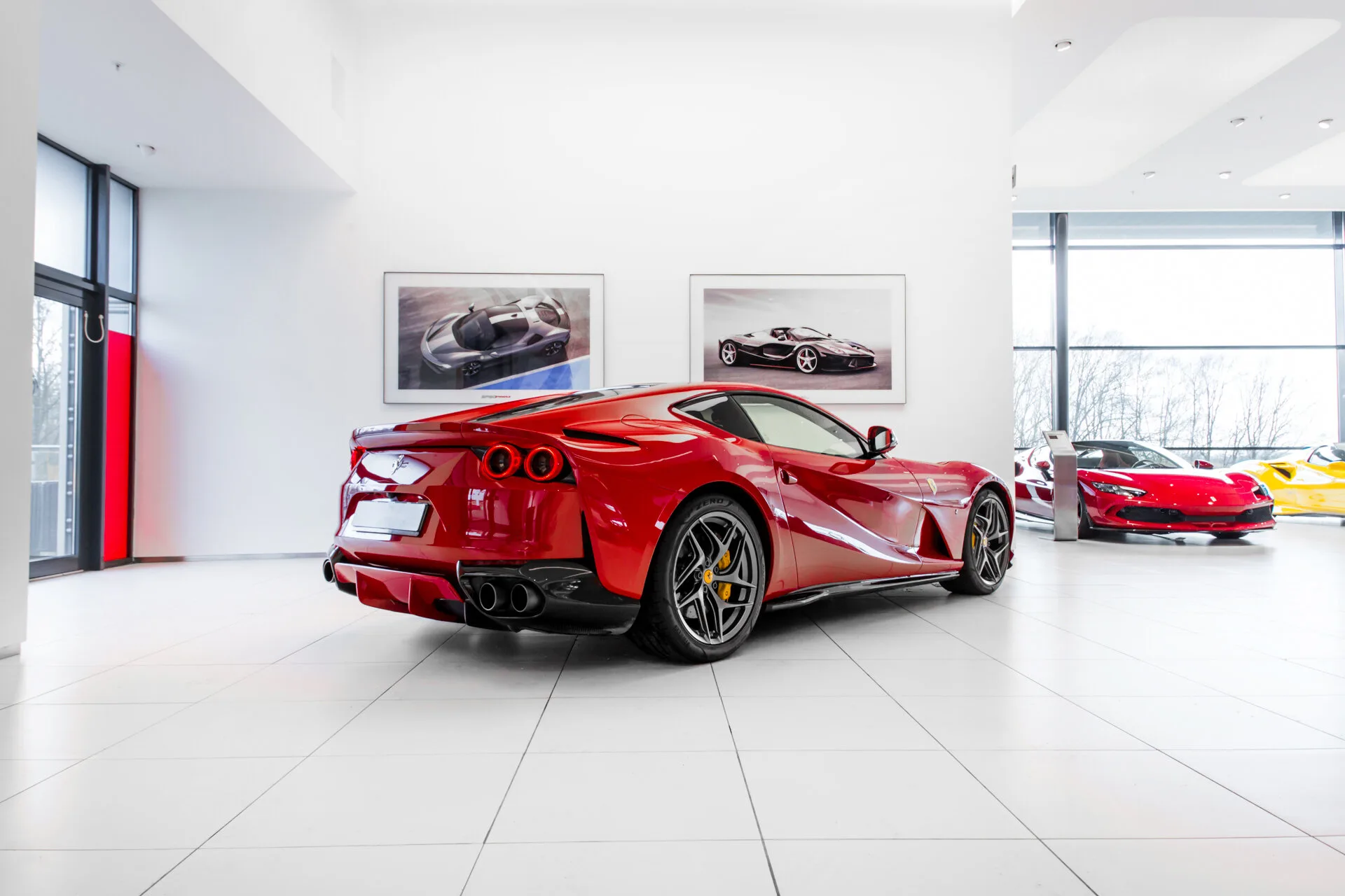 2019 Ferrari 812 Superfast, 4/30