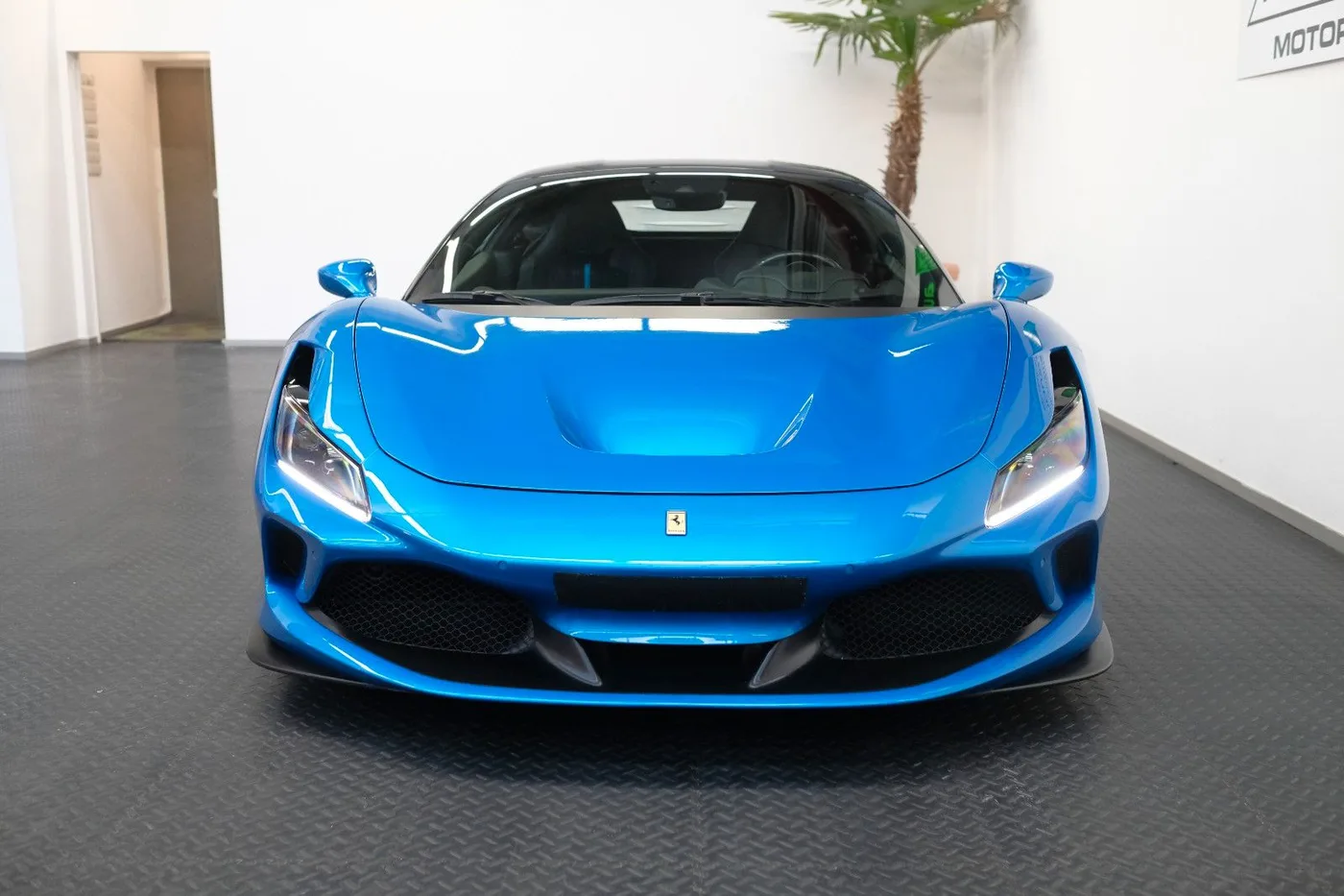 2019 Ferrari F8 Tributo proposée par un concessionnaire spécialisé à Nuremberg, Allemagne, photo 5 sur 15
