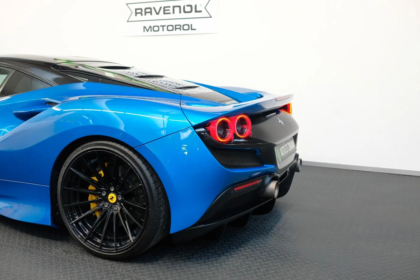 2019 Ferrari F8 Tributo proposée par un concessionnaire spécialisé à Nuremberg, Allemagne, photo 9 sur 15