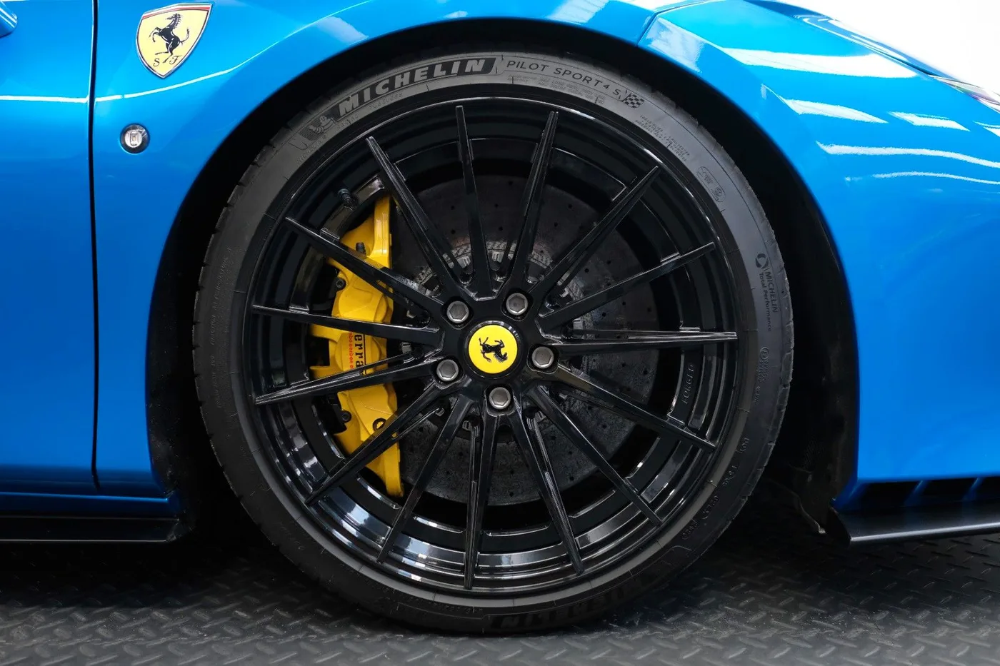 2019 Ferrari F8 Tributo proposée par un concessionnaire spécialisé à Nuremberg, Allemagne, photo 11 sur 15