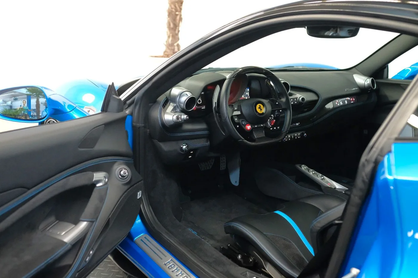 2019 Ferrari F8 Tributo proposée par un concessionnaire spécialisé à Nuremberg, Allemagne, photo 12 sur 15