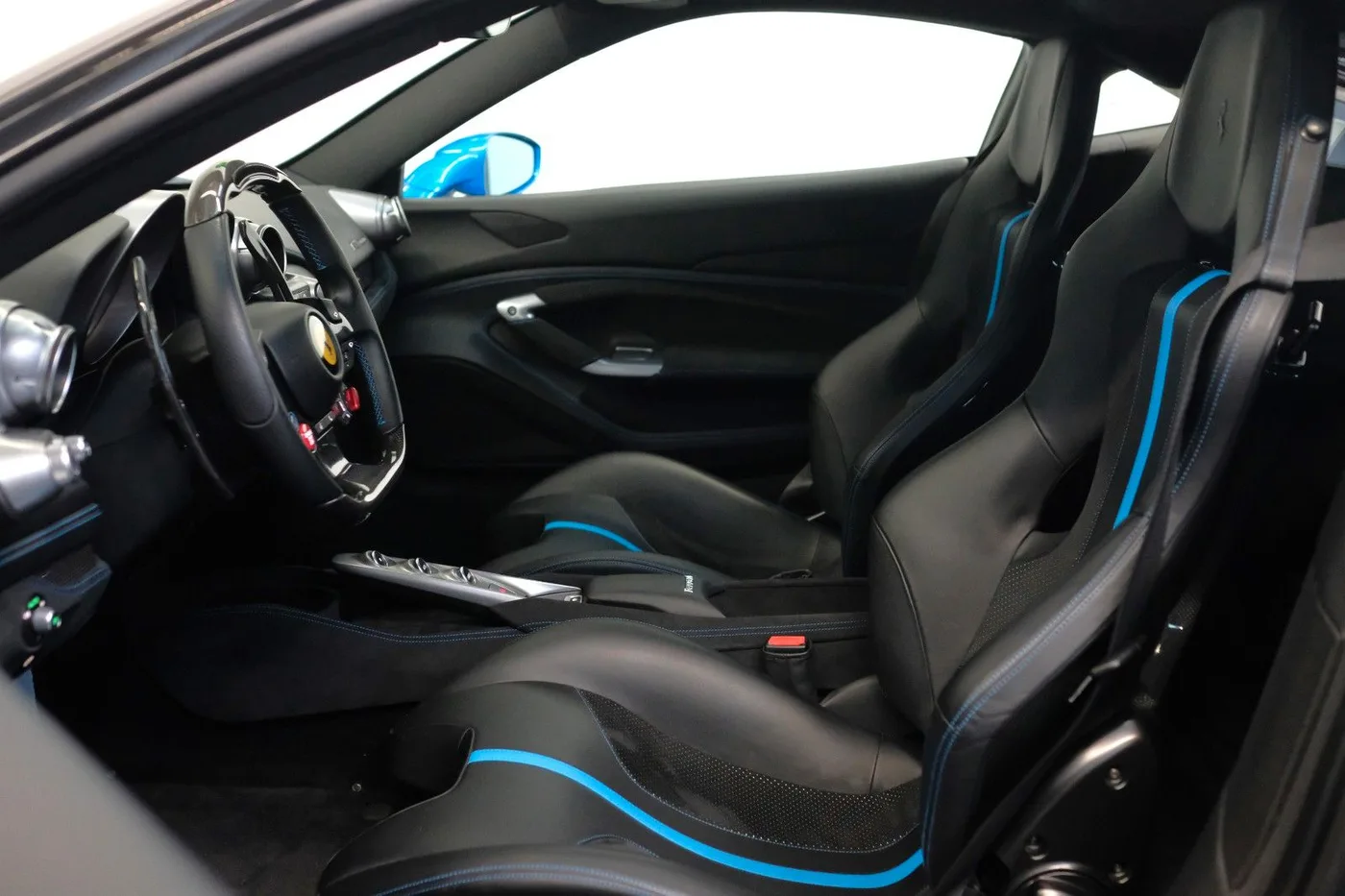 2019 Ferrari F8 Tributo proposée par un concessionnaire spécialisé à Nuremberg, Allemagne, photo 13 sur 15