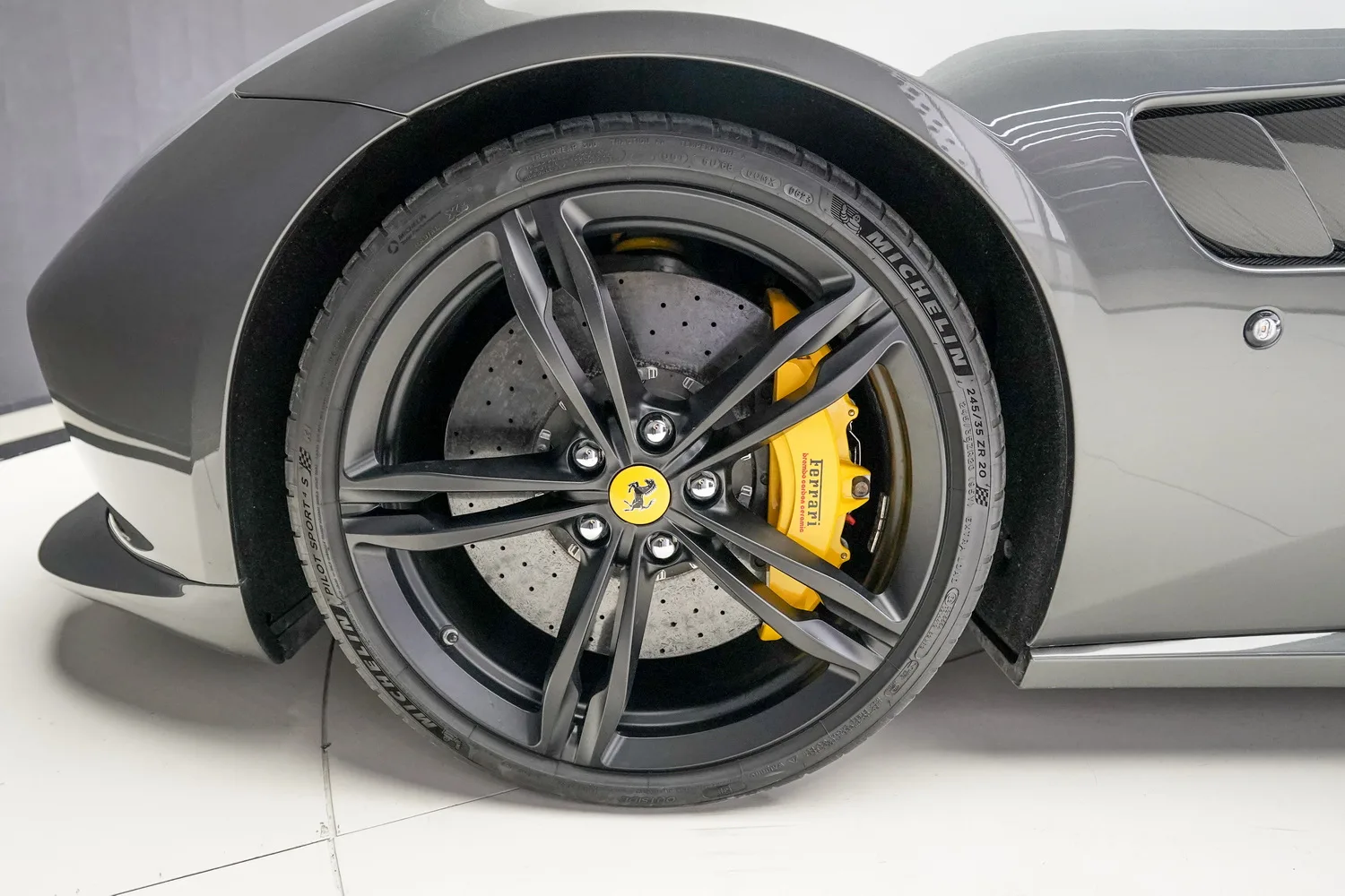 2019 Ferrari GTC4Lusso, 17/20