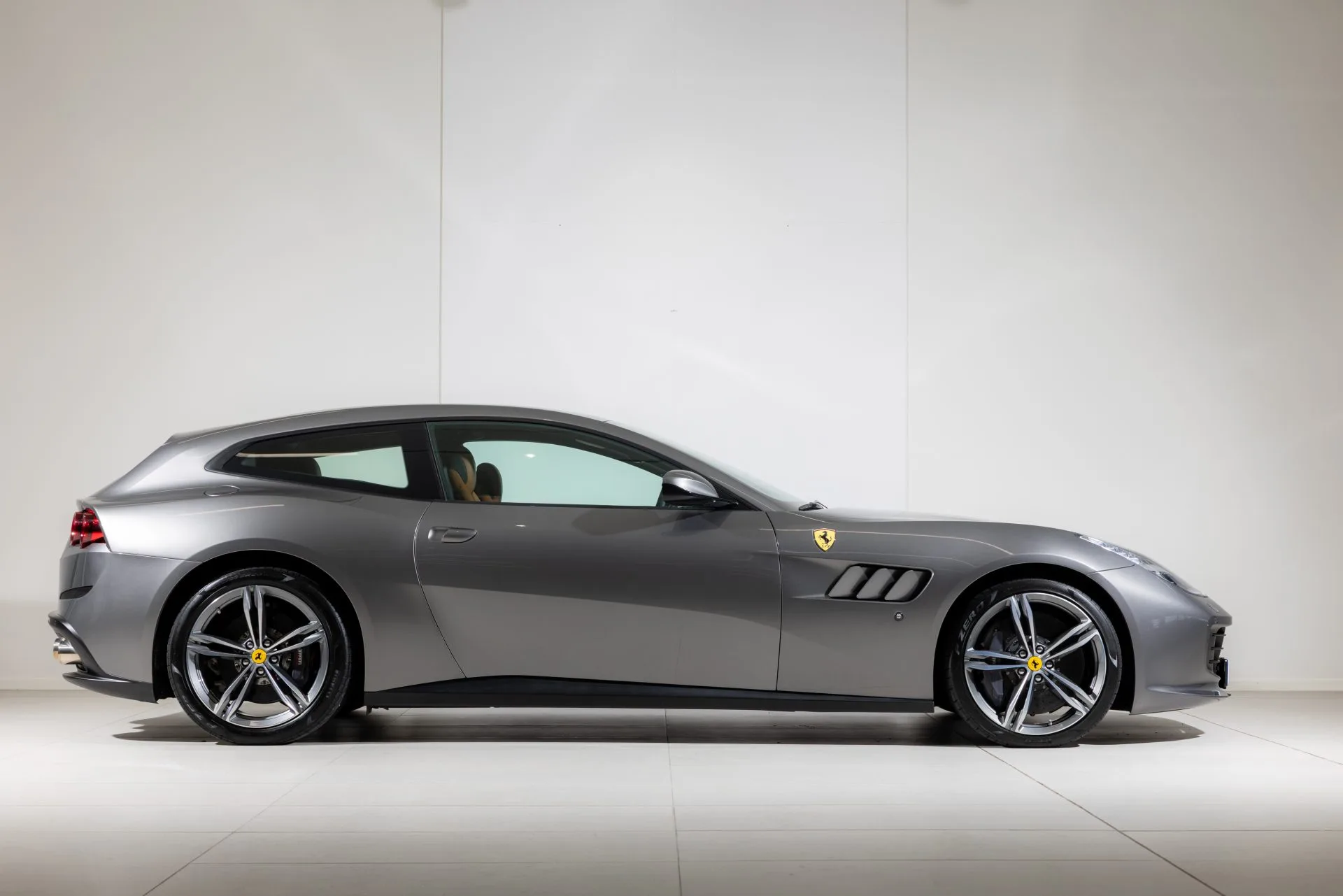 2019 Ferrari GTC4Lusso, 8/20