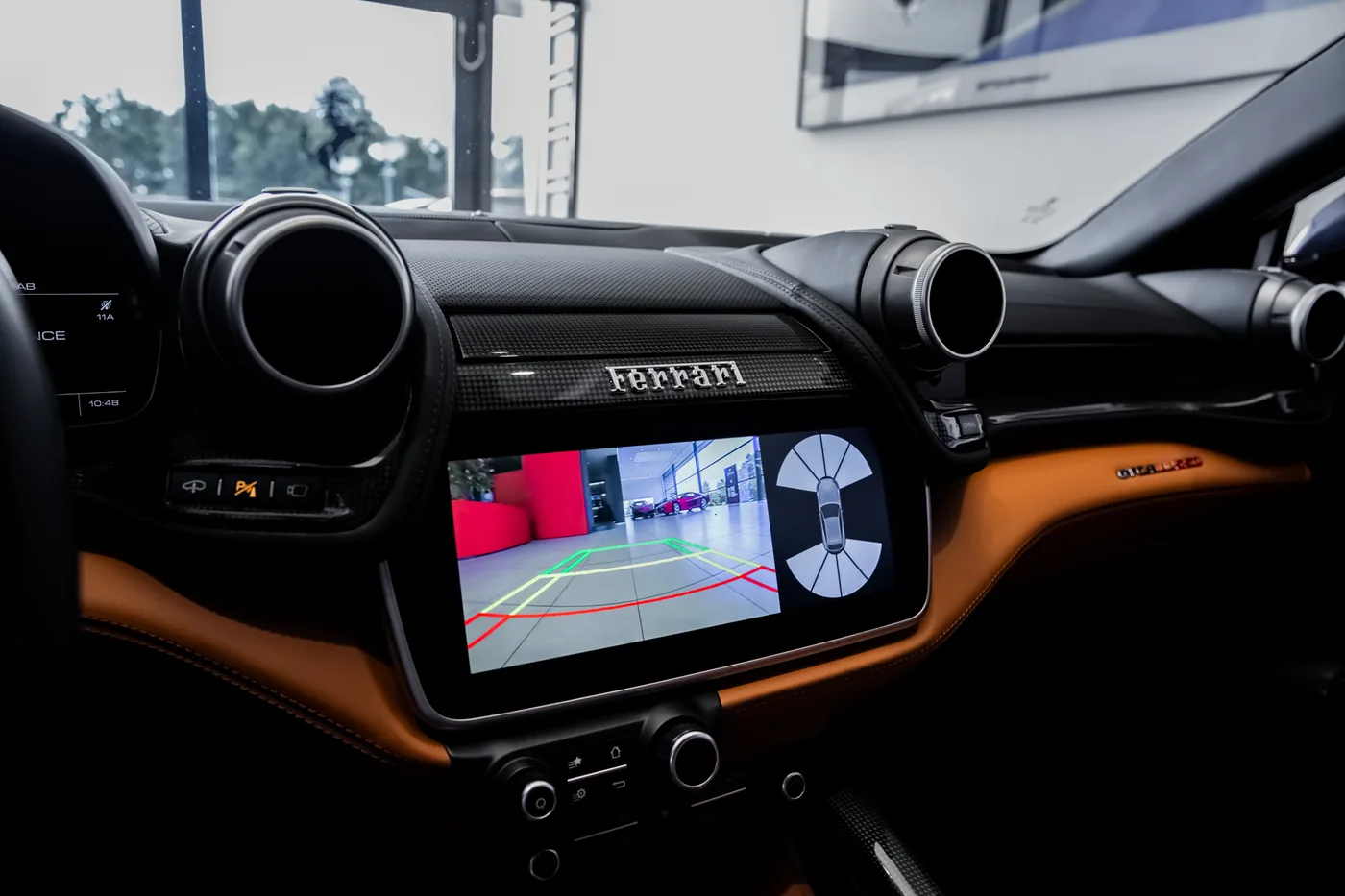 2019 Ferrari GTC4Lusso offered by a specialist dealer in Hengelo, Netherlands, photo 9 of 15