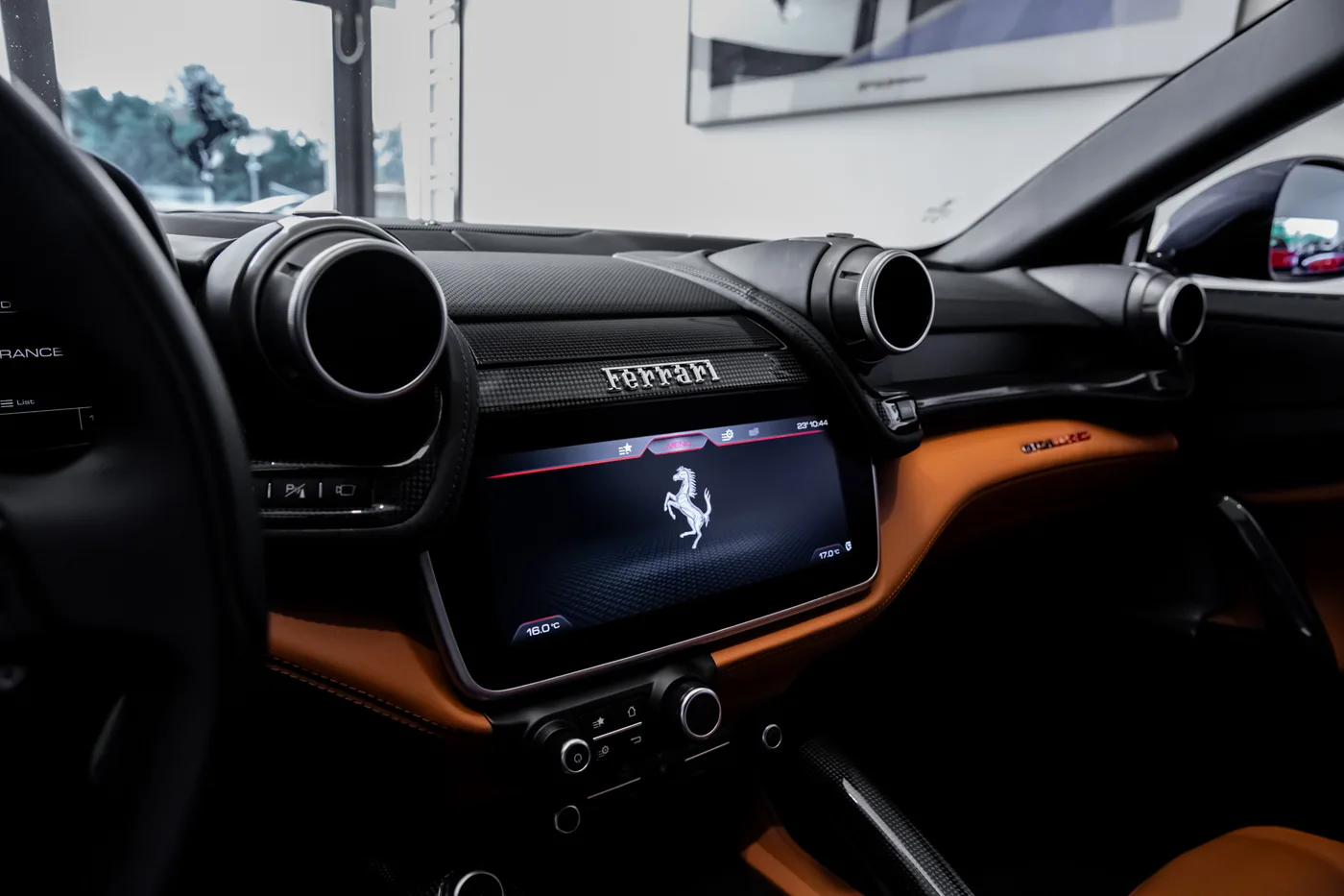 2019 Ferrari GTC4Lusso offered by a specialist dealer in Hengelo, Netherlands, photo 15 of 15