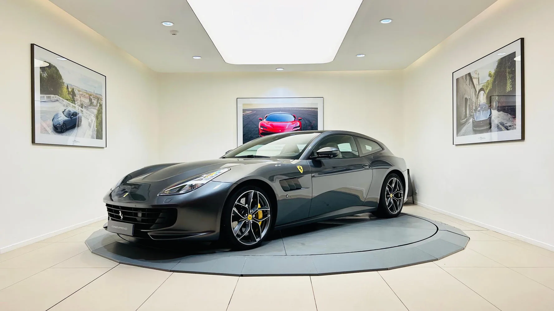 2019 Ferrari GTC4Lusso T, 2/30