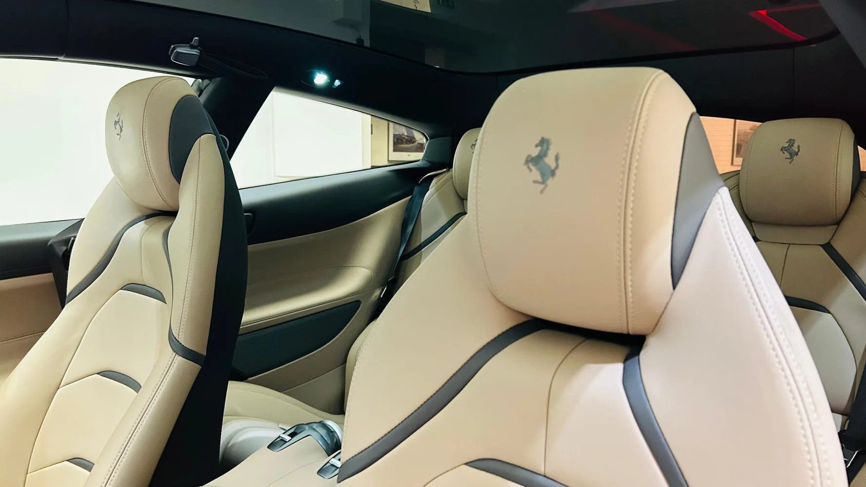 2019 Ferrari GTC4Lusso T, 16/30