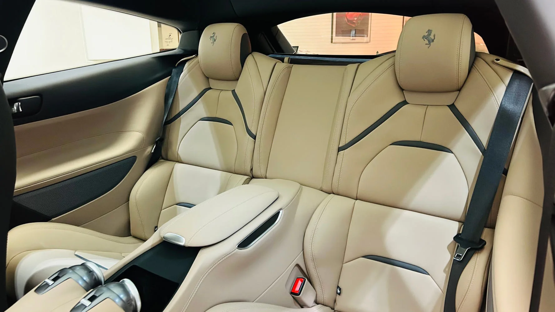 2019 Ferrari GTC4Lusso T, 20/30