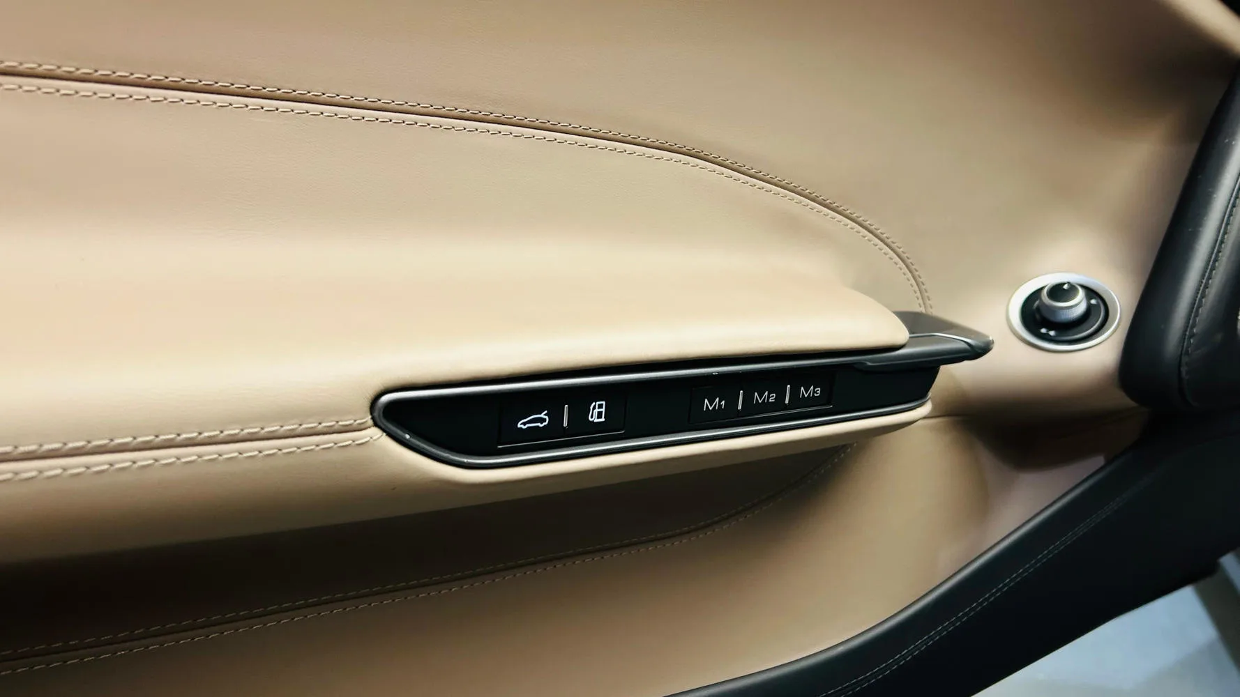 2019 Ferrari GTC4Lusso T, 23/30
