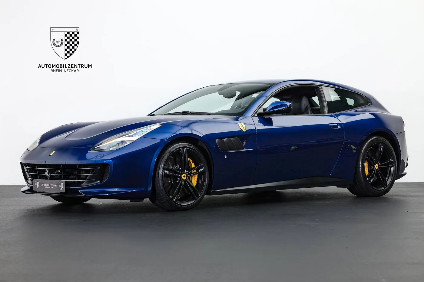 2019 Ferrari GTC4Lusso V12 proposée par un spécialiste de la supercar à Viernheim, Allemagne, photo 3 sur 25