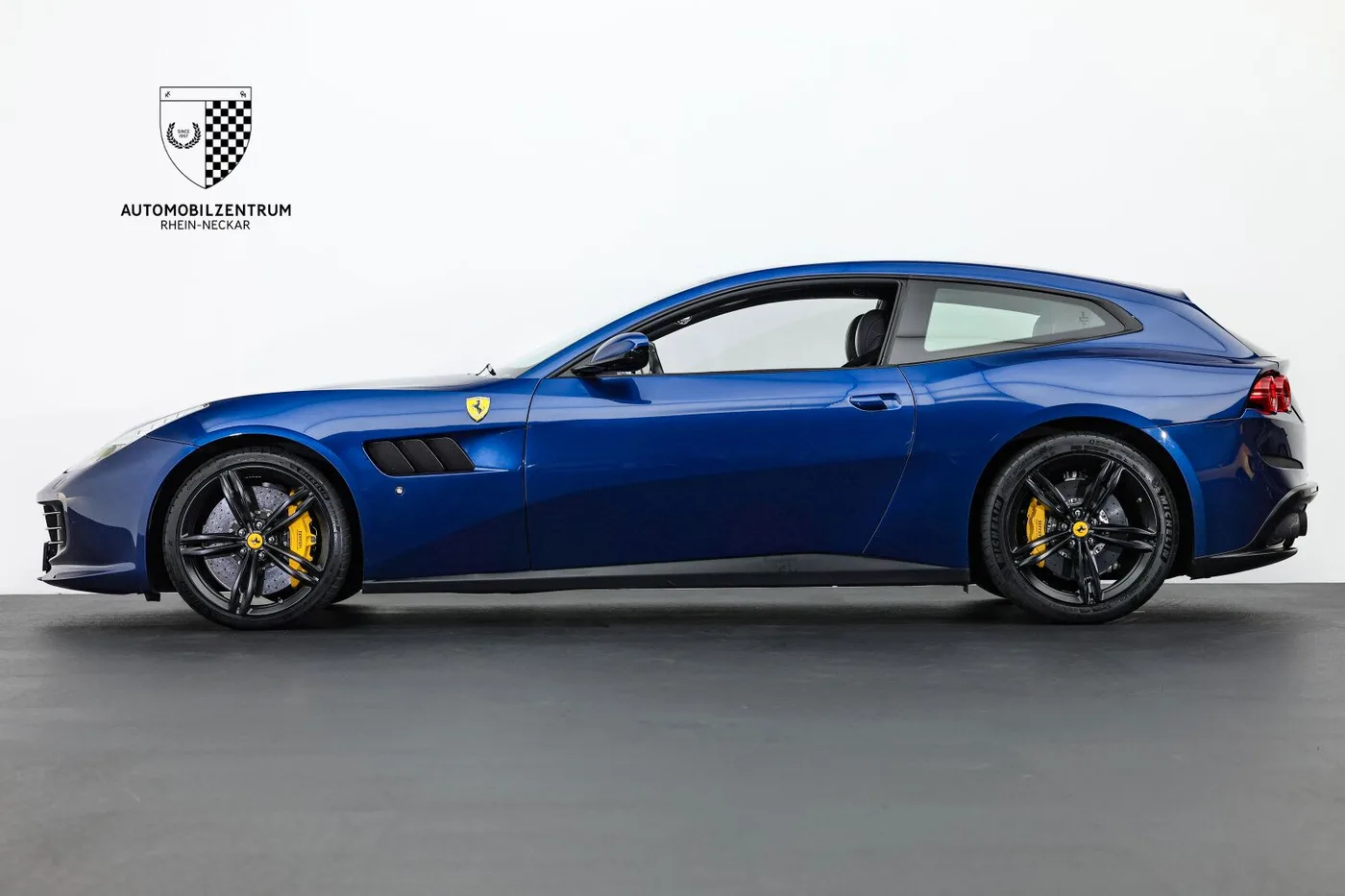 2019 Ferrari GTC4Lusso V12 proposée par un spécialiste de la supercar à Viernheim, Allemagne, photo 4 sur 25