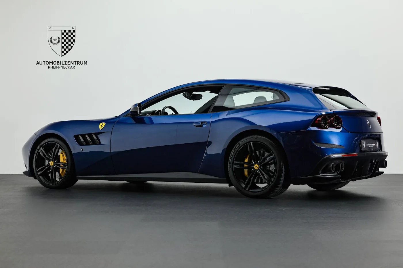2019 Ferrari GTC4Lusso V12 proposée par un spécialiste de la supercar à Viernheim, Allemagne, photo 5 sur 25
