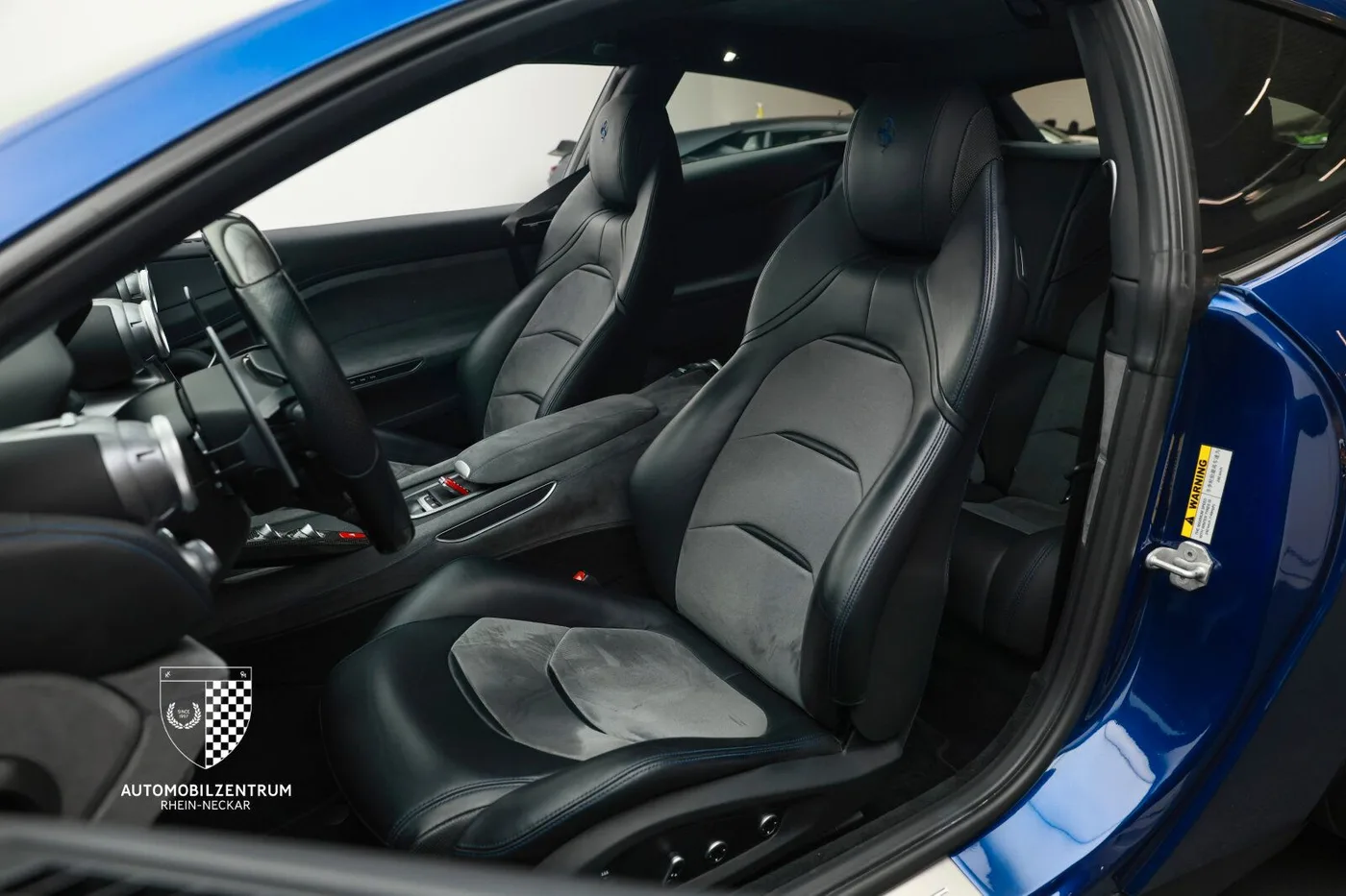 2019 Ferrari GTC4Lusso V12 proposée par un spécialiste de la supercar à Viernheim, Allemagne, photo 15 sur 25