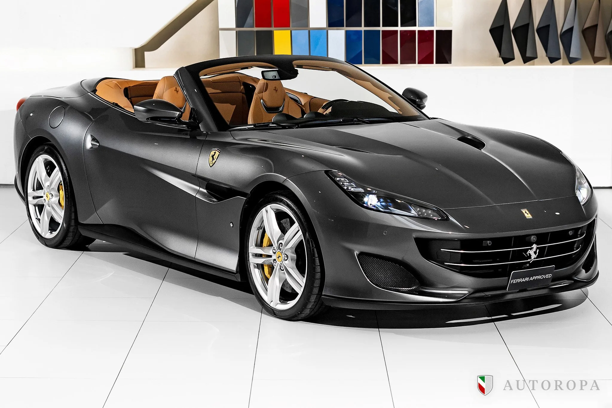 2019 Ferrari Portofino proposée par un concessionnaire agréé Ferrari et Maserati à Arlöv, Suède, photo principale