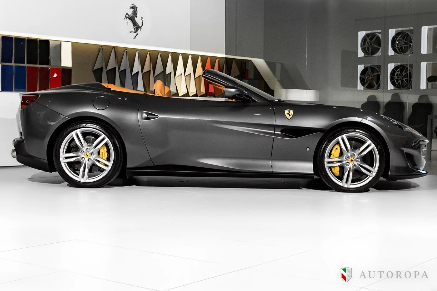 2019 Ferrari Portofino proposée par un concessionnaire agréé Ferrari et Maserati à Arlöv, Suède, photo 3 sur 10