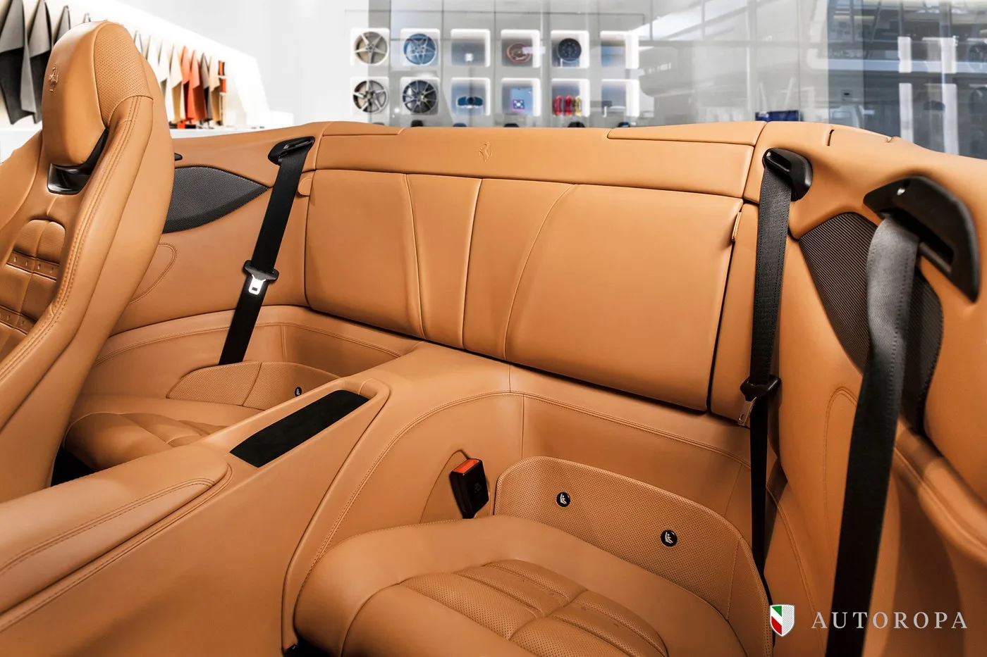 2019 Ferrari Portofino proposée par un concessionnaire agréé Ferrari et Maserati à Arlöv, Suède, photo 9 sur 10