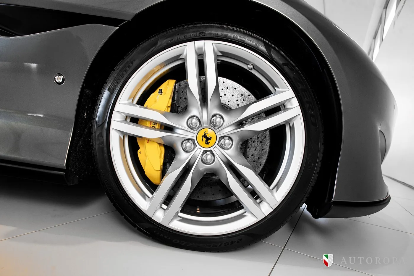 2019 Ferrari Portofino proposée par un concessionnaire agréé Ferrari et Maserati à Arlöv, Suède, photo 10 sur 10