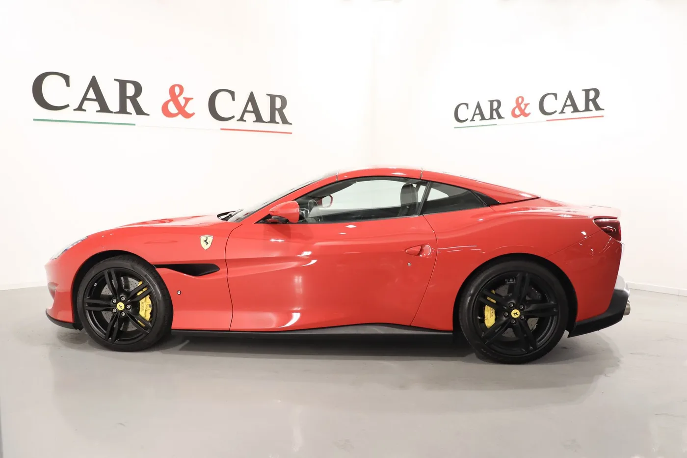 2019 Ferrari Portofino angeboten von einem Supersportwagenhändler in Zibido San Giacomo, Italien, Foto 6 von 25