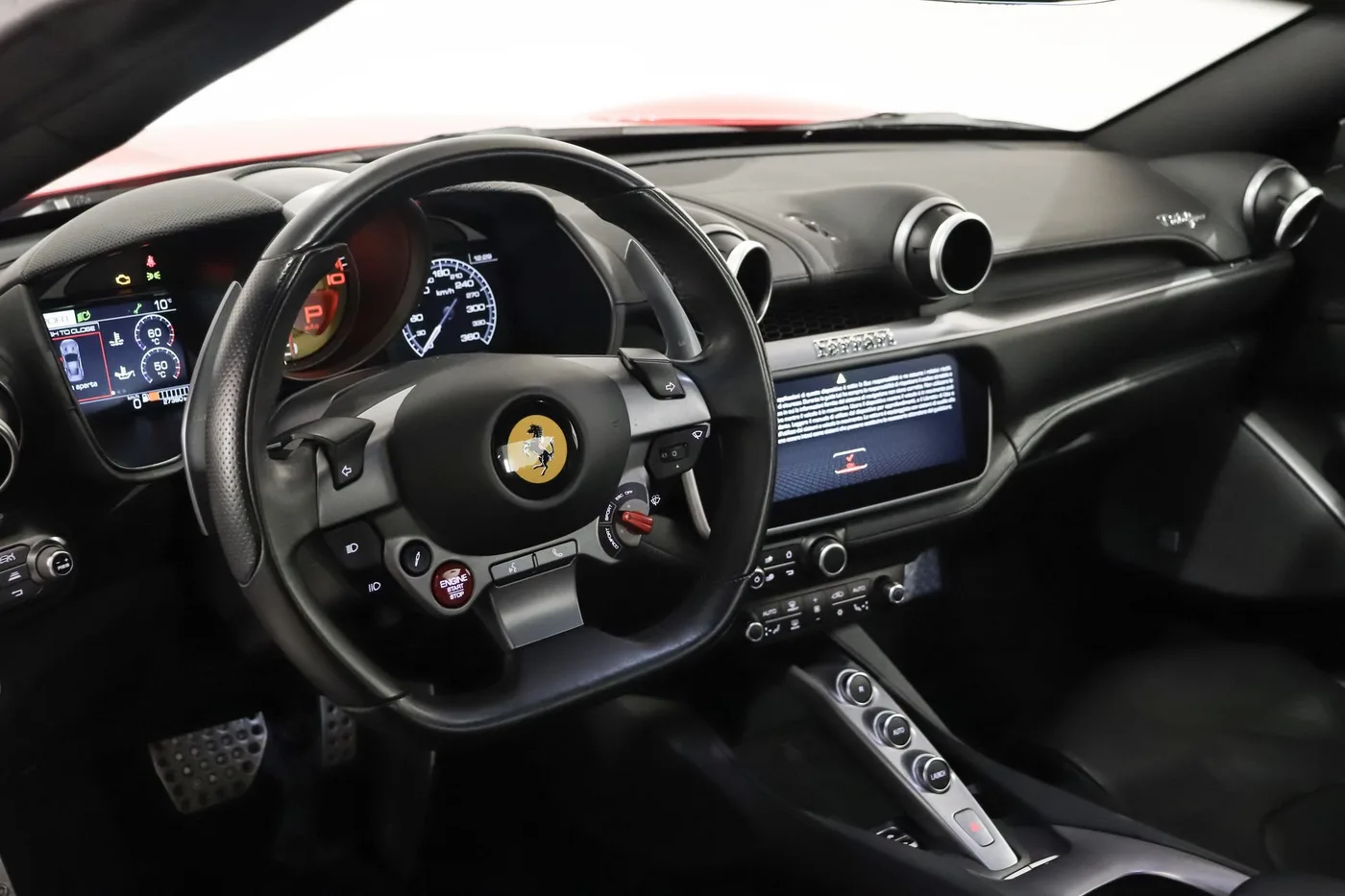 2019 Ferrari Portofino angeboten von einem Supersportwagenhändler in Zibido San Giacomo, Italien, Foto 9 von 25