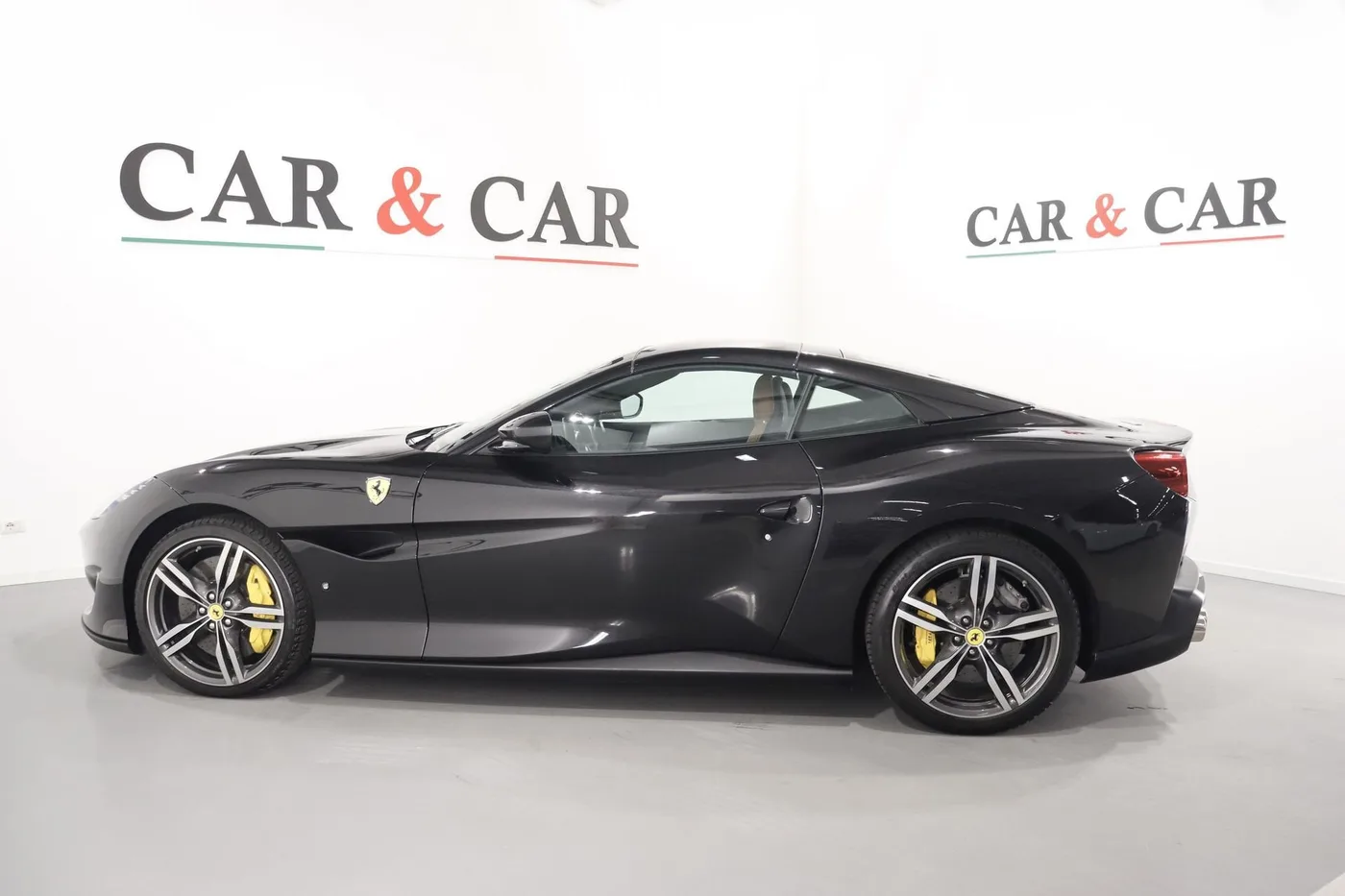 2019 Ferrari Portofino proposée par un spécialiste de la supercar à Zibido San Giacomo, Italie, photo 6 sur 18
