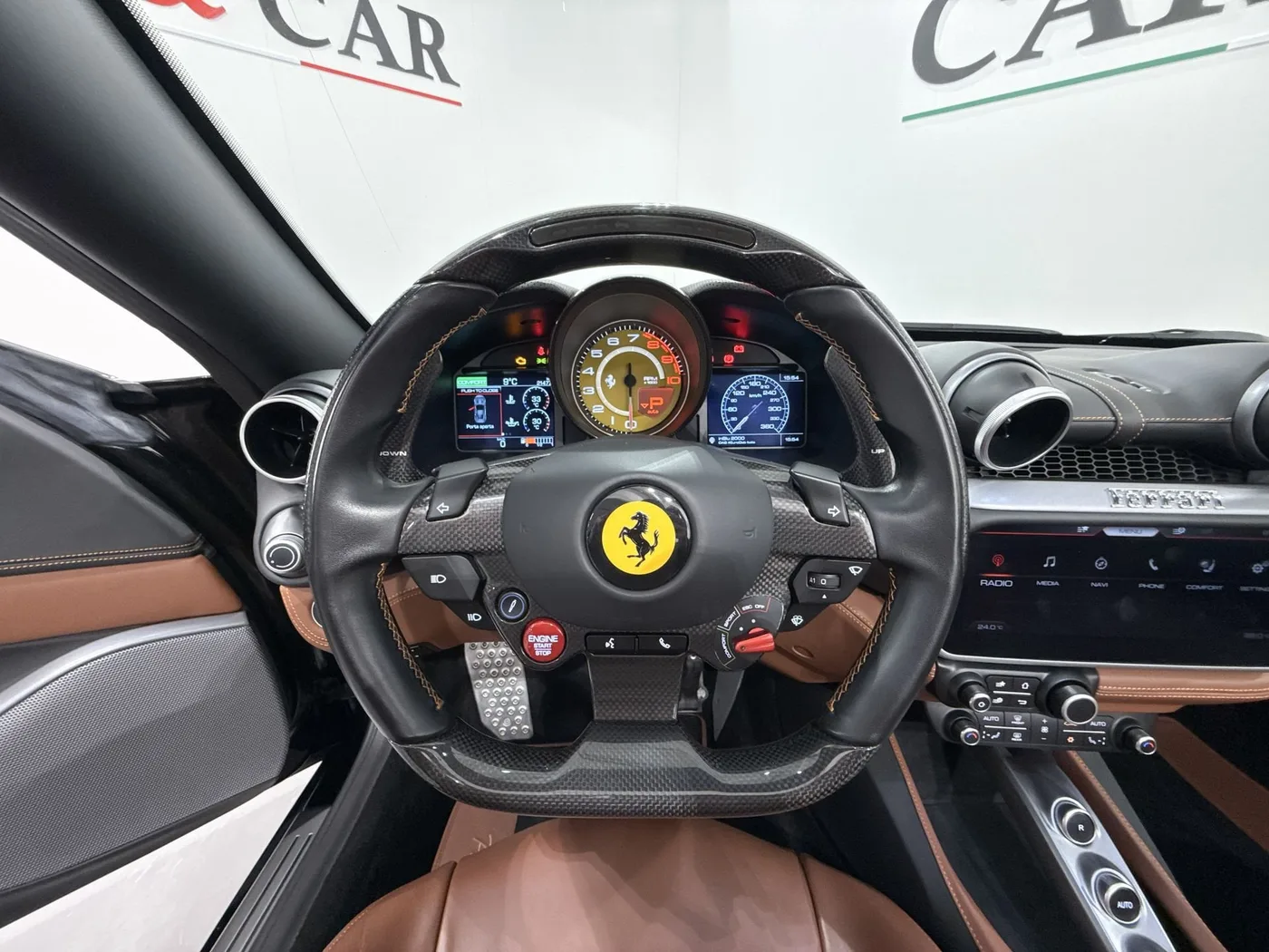 2019 Ferrari Portofino proposée par un spécialiste de la supercar à Zibido San Giacomo, Italie, photo 10 sur 18