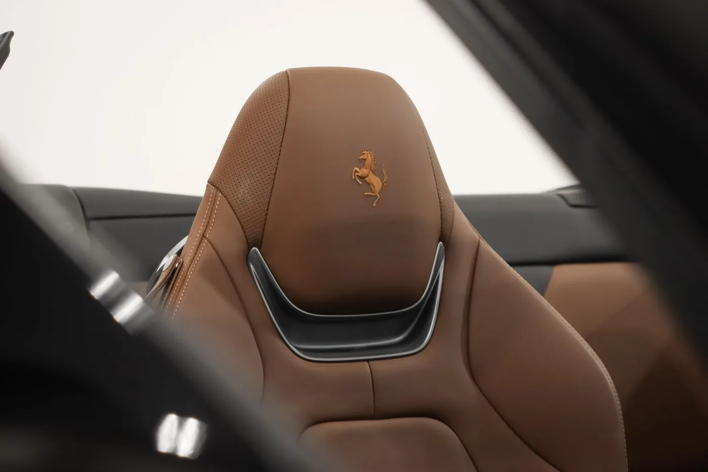 2019 Ferrari Portofino proposée par un spécialiste de la supercar à Zibido San Giacomo, Italie, photo 17 sur 18