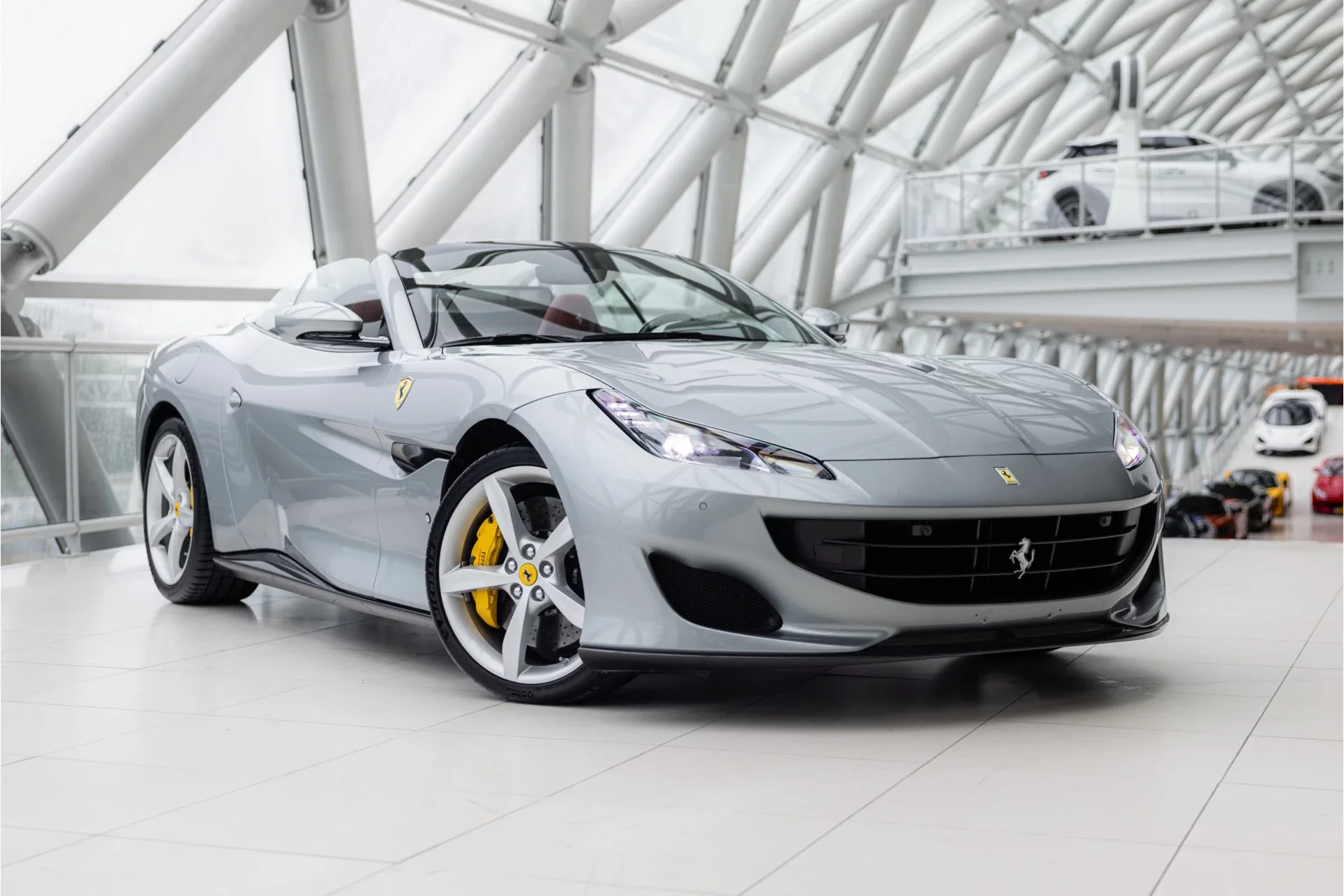 2019 Ferrari Portofino proposée par un concessionnaire agréé McLaren et Morgan à Utrecht, Pays-Bas, photo principale
