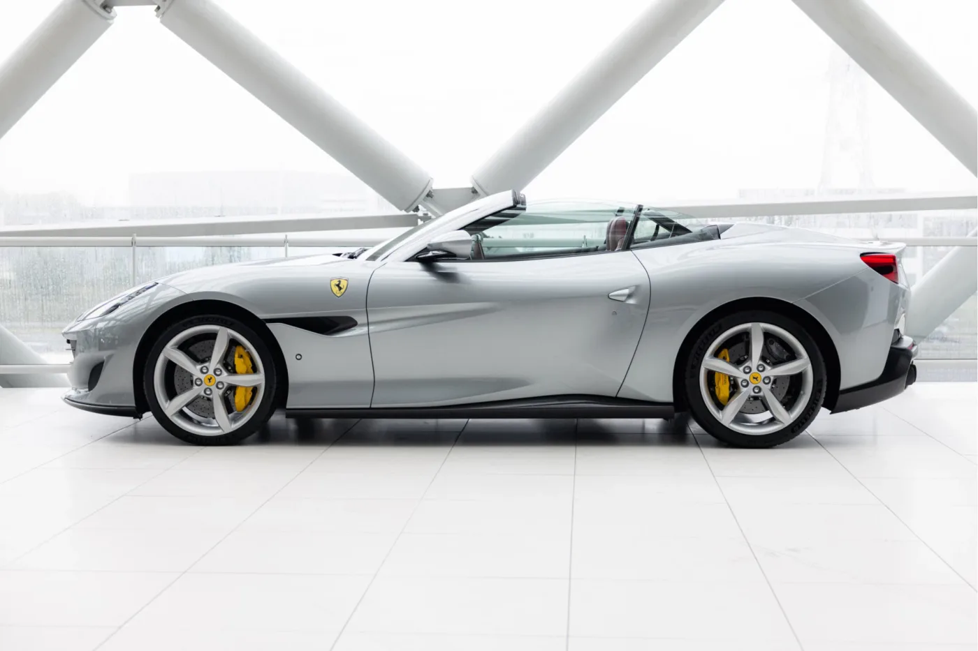 2019 Ferrari Portofino angeboten von einem offiziellen McLaren und Morgan-Vertragshändler in Utrecht, Niederlande, Foto 6 von 25