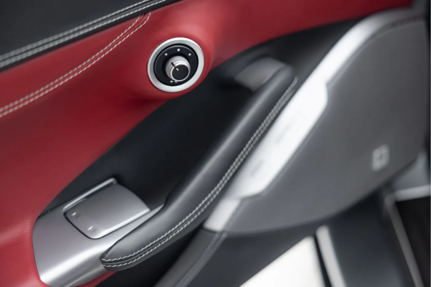 2019 Ferrari Portofino angeboten von einem offiziellen McLaren und Morgan-Vertragshändler in Utrecht, Niederlande, Foto 10 von 25