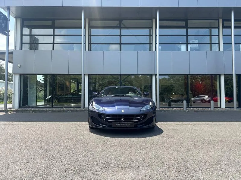 2019 Ferrari Portofino proposée par un concessionnaire spécialisé à Biarritz, France, photo principale