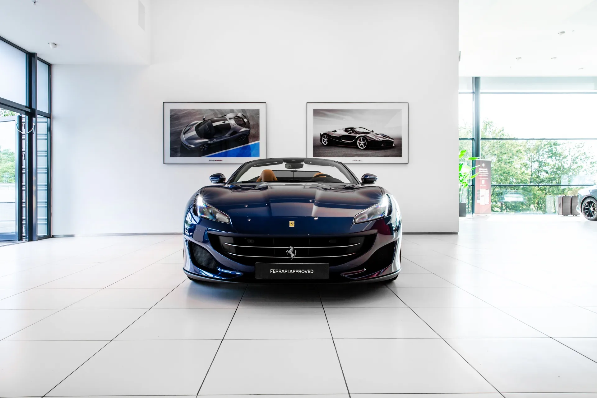 2019 Ferrari Portofino proposée par un concessionnaire spécialisé à Hengelo, Pays-Bas, photo principale