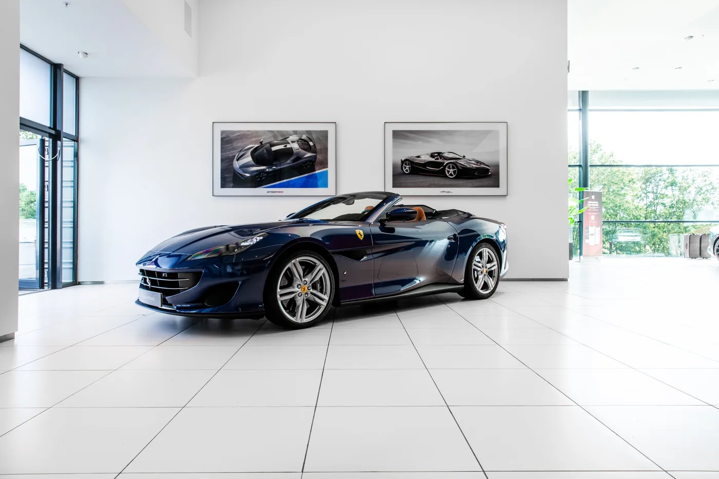 2019 Ferrari Portofino proposée par un concessionnaire spécialisé à Hengelo, Pays-Bas, photo 2 sur 15