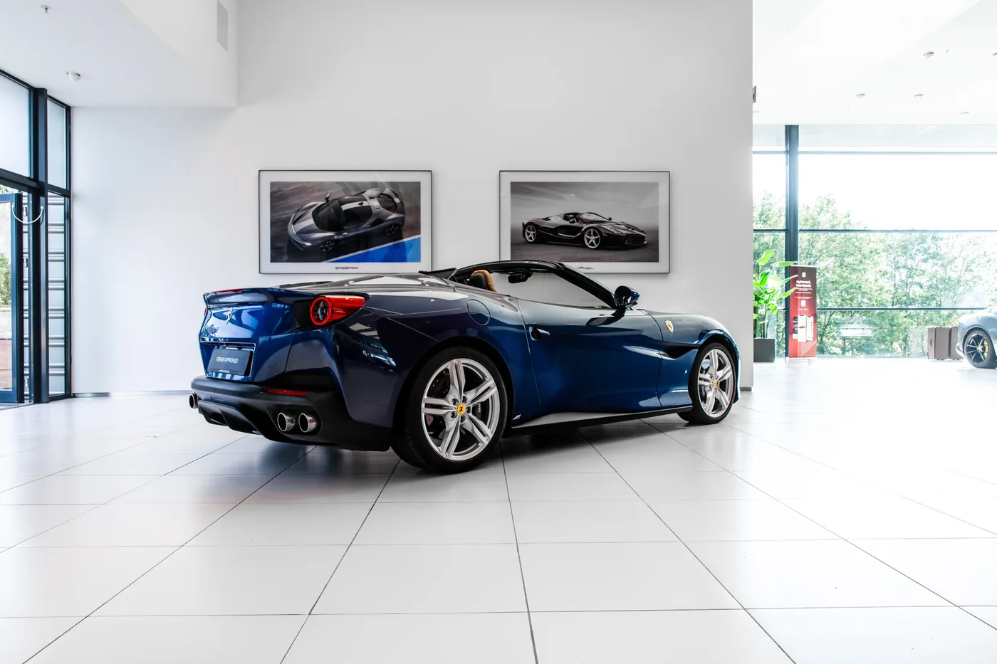 2019 Ferrari Portofino proposée par un concessionnaire spécialisé à Hengelo, Pays-Bas, photo 3 sur 15