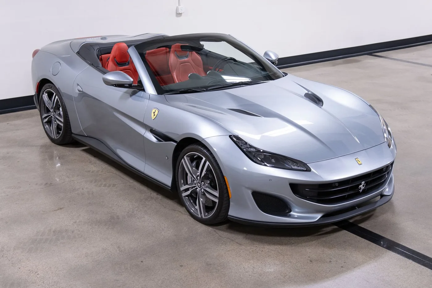 2019 Ferrari Portofino verkauft von einem Fachhändler in Costa Mesa, Vereinigte Staaten, Foto 13 von 15