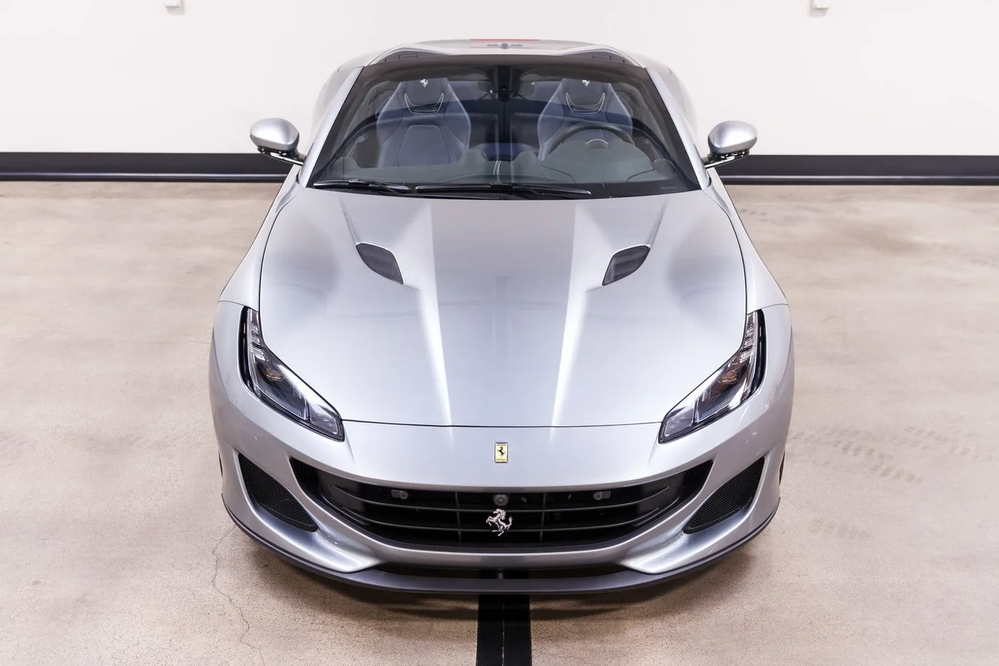 2019 Ferrari Portofino vendue par un concessionnaire spécialisé à Costa Mesa, États-Unis, photo 12 sur 15