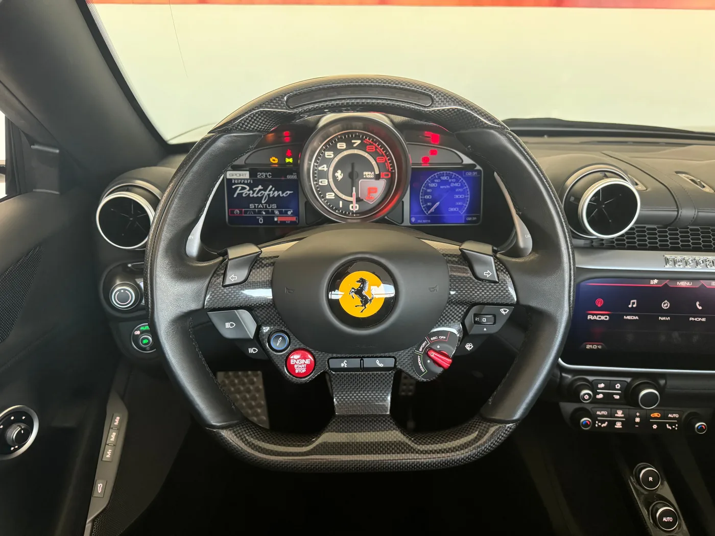 2019 Ferrari Portofino angeboten von einem Fachhändler in Frankfurt am Main, Deutschland, Foto 11 von 15