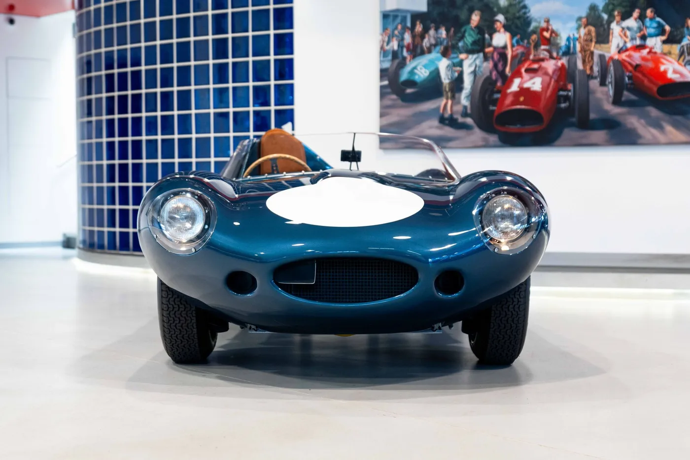 2019 Jaguar D-Type Continuation angeboten von einem Oldtimerspezialisten in London, Vereinigtes Königreich, Foto 2 von 18
